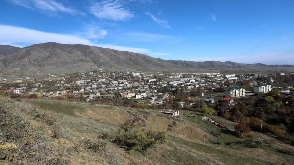 35 yıl sonra bir ilk: Dağlık Karabağ'a Rus yardım tırının girişine izin verildi