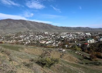 35 yıl sonra bir ilk: Dağlık Karabağ'a Rus yardım tırının girişine izin verildi