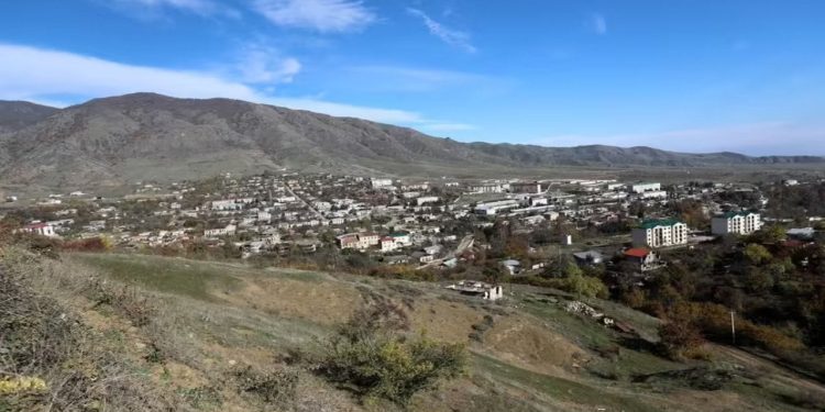 35 yıl sonra bir ilk: Dağlık Karabağ'a Rus yardım tırının girişine izin verildi