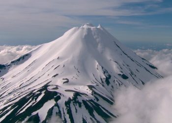 600 metreden düşen dağcı hafif yaralı olarak kurtuldu
