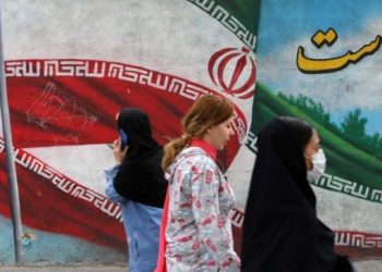 İran’da başörtüsü zorunluluğunu sertleştiren yasa meclisten geçti