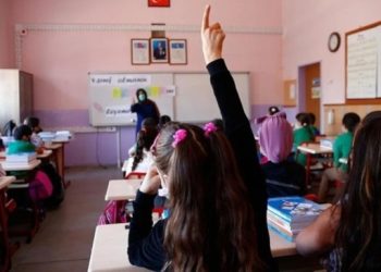 ‘İktidar dinci ve milliyetçi ideolojisini çocuklara empoze ediyor’