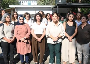 Köpekli işkence uygulayan polisin yargılandığı dava ertelendi