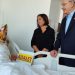 Kılıçdaroğlu’ndan ameliyat olan Emine Şenyaşar’a ziyaret