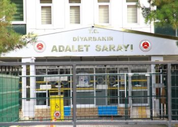 Hakimden katibe ‘Dehak’ uyarısı: Örgüt diliyle yazma, küçük yaz!