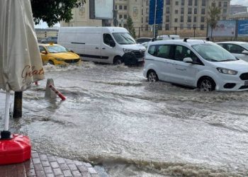 İstanbul’da yağmur sele neden oldu