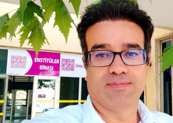 Akademisyen Mikail Bülbül göreve iade edildi