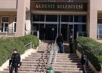 ‘Akdeniz Belediyesi hizmetsiz borçlandırıldı’