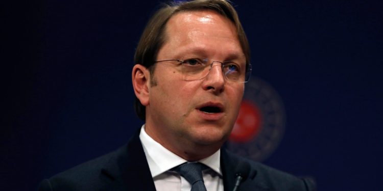 AB’nin Genişlemeden Sorumlu Komiseri Türkiye’ye gidiyor