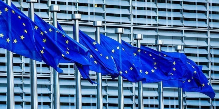 AB, Rus kişi ve kuruluşlara yönelik yaptırımları 6 ay uzattı