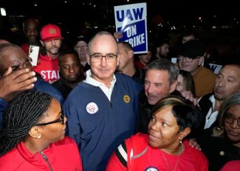 ABD’de 13 bin otomotiv işçisi greve gitti