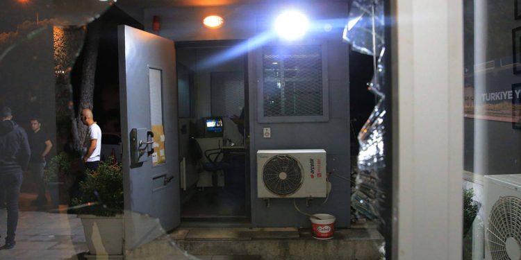 AKP Muğla il binasına taşlı saldırı: 1 gözaltı