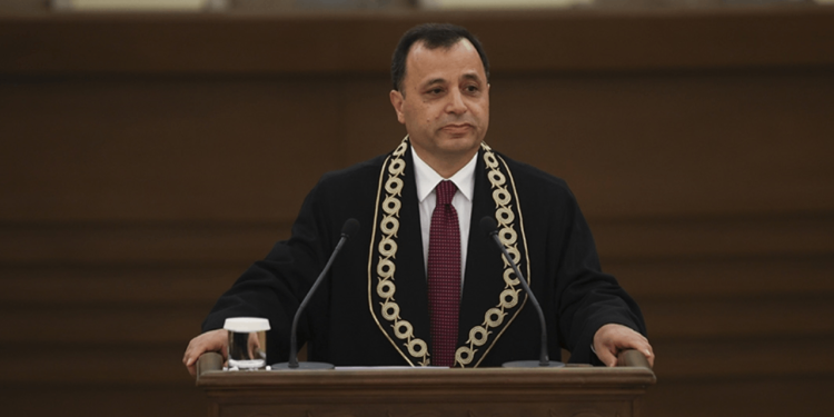 AYM Başkanı Arslan'dan mesajlar: Mahkeme kararları değiştirilmeden uygulanmalı, yargı bağımsız olmazsa hukuk devleti olmaz