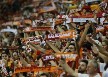 Ahmet Çakar'ın açıklaması kanalı yaktı: Galatasaray'dan Beyaz TV'ye dev ambargo!