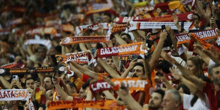 Ahmet Çakar'ın açıklaması kanalı yaktı: Galatasaray'dan Beyaz TV'ye dev ambargo!