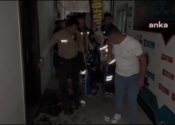 Aksaray'da esnaf arasında sigara izmariti yüzünden çıkan tartışmada 4 kişi yaralandı