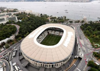 Ali Koç Beşiktaş’ın sponsoru oldu