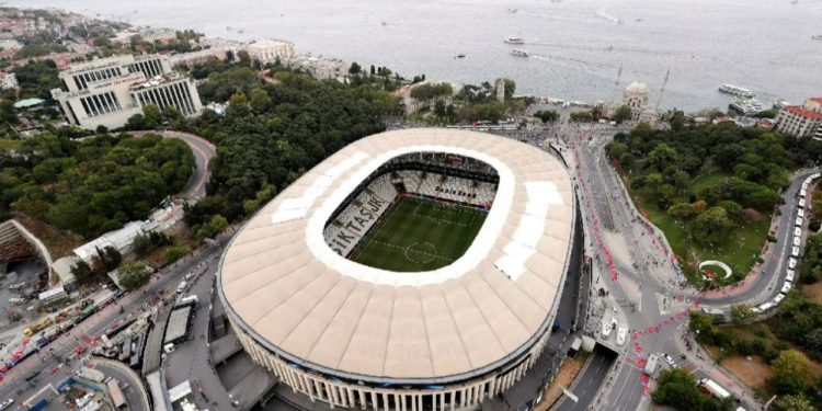 Ali Koç Beşiktaş’ın sponsoru oldu