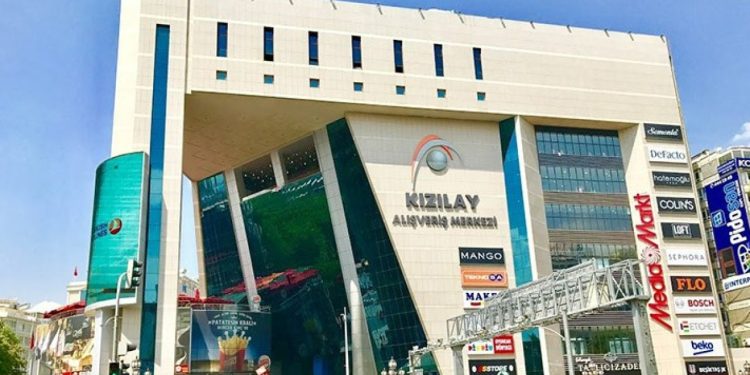 Ankara'nın göbeğinde yer alan Kızılay AVM iflas etti