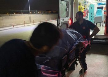 Araçlarının lastiği patlayan çifte tır çarptı: 1 ölü, 1 ağır yaralı