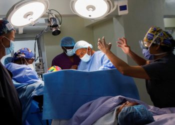 Araştırma:  İngiltere'de kadın cerrahlar operasyon sırasında cinsel saldırıya uğruyor