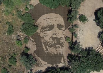 Aşık Veysel, aramızdan ayrılışının 50. yılında 25 bin avuç toprakla Bodrum’da anıldı