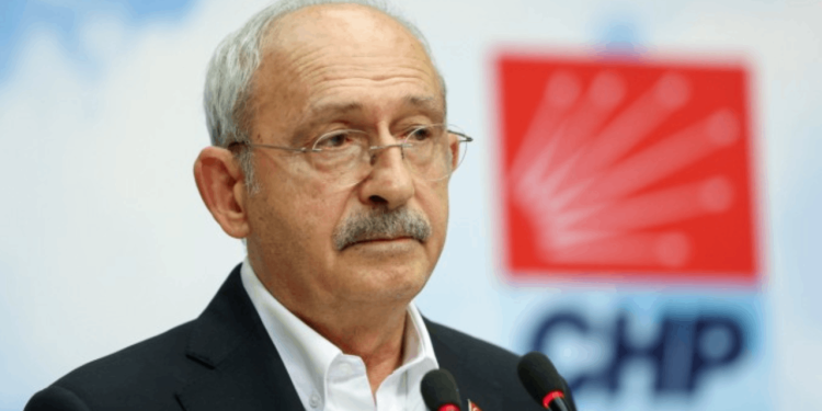 Atatürk'e hakaret ettiği gerekçesiyle tutuklanmıştı... Kılıçdaroğlu: "Çocuğun geleceğinden çalmaktan başka bir şeye yaramayacak"