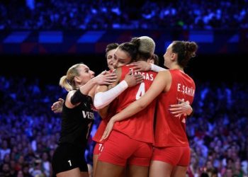 Avrupa Şampiyonu Filenin Sultanları yurda döndü