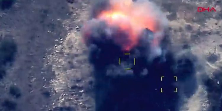 Azerbaycan, Ermenistan ordusuna ait askeri hedefleri vurdu