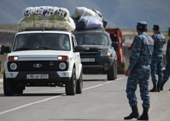 Azerbaycan iki üst düzey Karabağlı Ermeni komutanı yakaladı