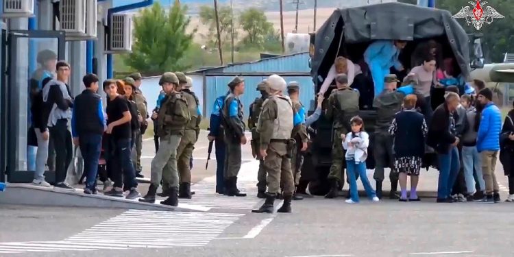 Azerbaycan'dan silah bırakan Karabağlı Ermeni savaşçılar için 'af' hazırlığı