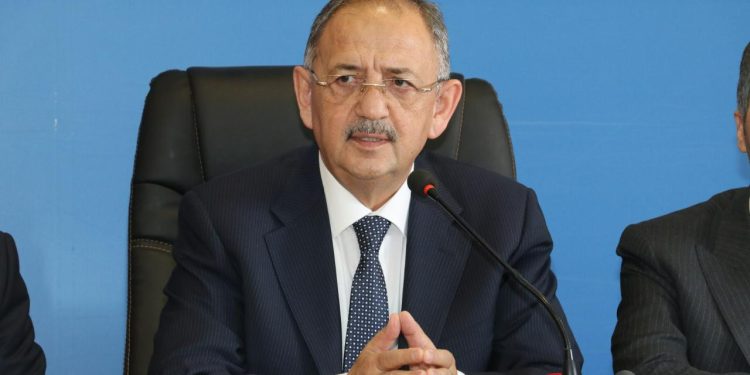 Bakan Mehmet Özhaseki: 'Deprem, partili partisiz ayrımı yapmaz'
