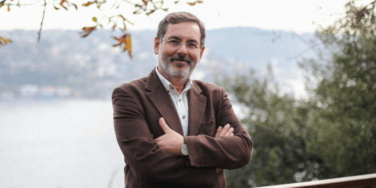 Boğaziçi'nde Murat Gülsoy'un üniversiteye girişi yasaklandı: "30 yıldır hocası olduğum..."