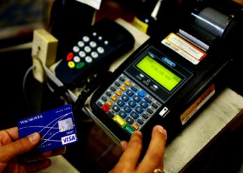 Borç içinde yaşam: Geçinemeyen yurttaş kredi kartlarına sarıldı