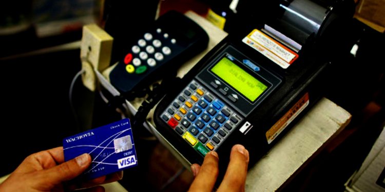 Borç içinde yaşam: Geçinemeyen yurttaş kredi kartlarına sarıldı