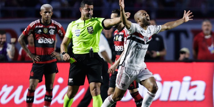 Brezilya ekiplerinden Sao Paulo tarihinde ilk!