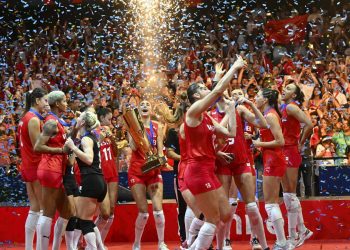 Bu kupa cumhuriyetimizin 100. yılına armağan olsun, Türk kadını olarak burada Ata'mızın kızlarını temsil ettiğimiz için çok mutluyuz