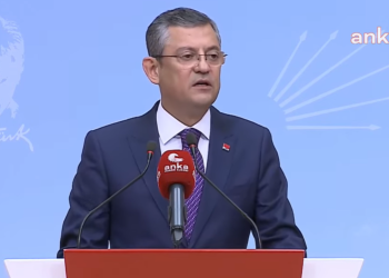 CHP’li Öztunç: Özel, grup başkanlığından istifa etmeli