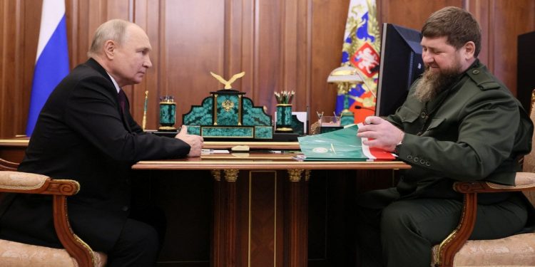 Çeçen liderin sağlığının kötüleştiği iddialarının ardından Putin, Kadirov ile bir araya geldi