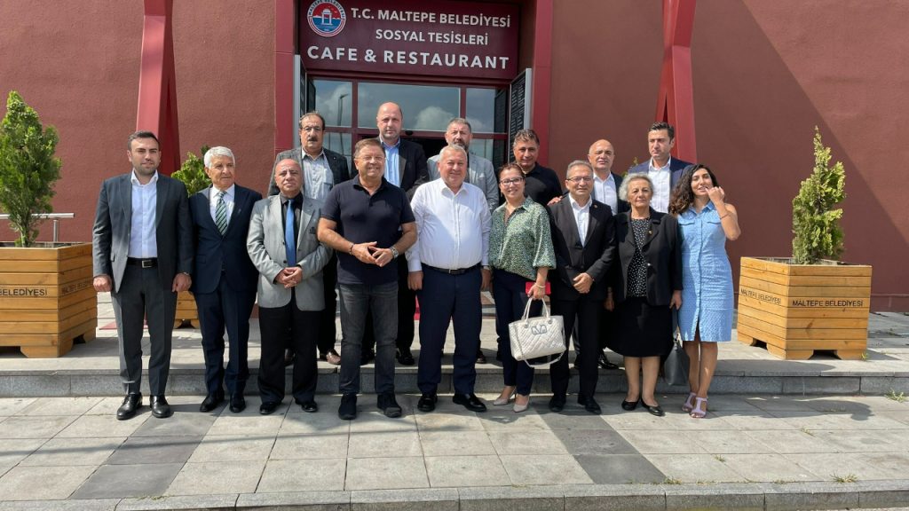 Cemal Enginyurt ile görüşen MHP'li meclis üyelerinin ihracı istendi