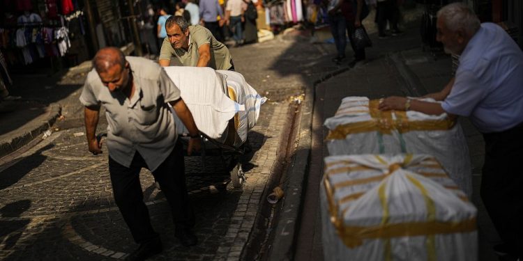 Cumhurbaşkanlığı hükümet sistemi patronlara yaradı: İşçinin milli gelirden aldığı payda sert düşüş