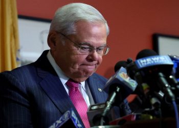 Demokratlar'dan rüşvetle suçlanan Senatör Menendez'e istifa çağrıları artıyor