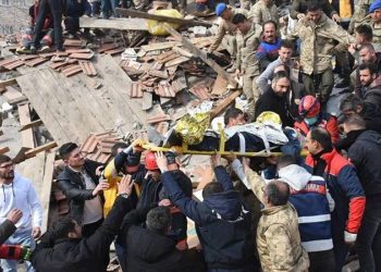 Deprem sonrası kayıtlara “ölü” olarak geçen kadın yaşadığını ispat etmeye çalışıyor: Nikâhtan bile düşmüşüm