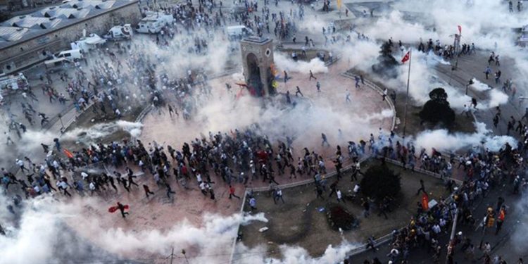 Ders kitaplarında Gezi direnişi hedefte: Gençleri böyle zehirliyorlar