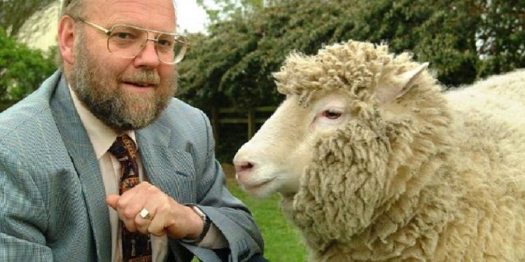 Dolly’i klonlayan bilim insanı Wilmut hayatını kaybetti