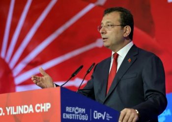 Ekrem İmamoğlu'ndan Özgür Özel'in adaylığına ilk yorum