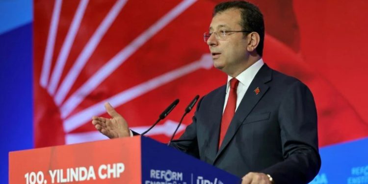 Ekrem İmamoğlu'ndan Özgür Özel'in adaylığına ilk yorum