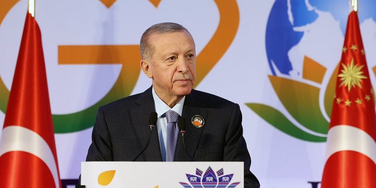 Erdoğan: F-16 alımının İsveç'in NATO üyeliğine bağlanması doğru değil