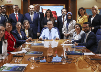 Erdoğan G20 dönüşü gazetecilere konuştu; Muhalefetin yerel seçim hamlelerini hedef aldı: 'Masa kötü devrildi'