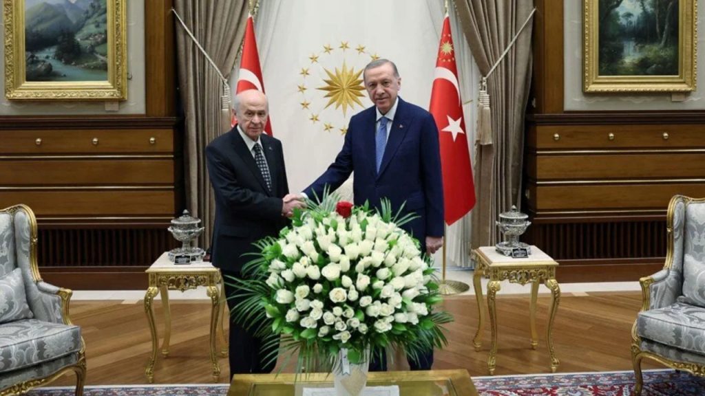 Erdoğan ve Bahçeli'nin sürpriz görüşmesinde hangi konular konuşuldu?